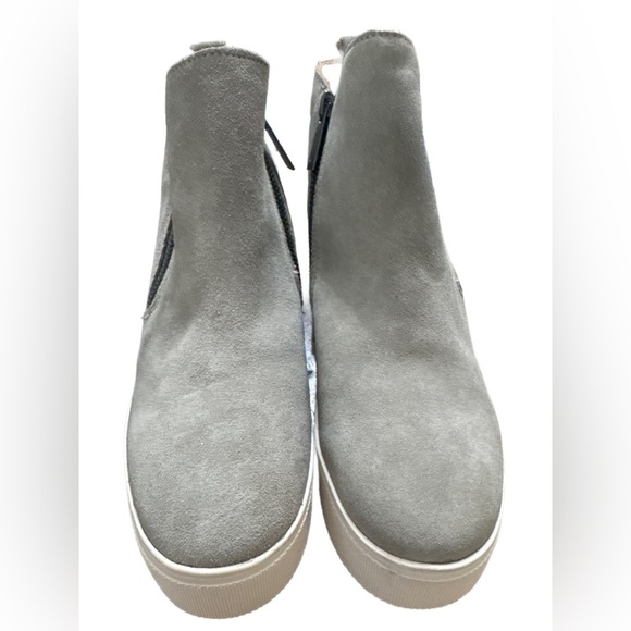 J/Slides waterproof & winter proof boots
NWOT - Picture 2 of 5